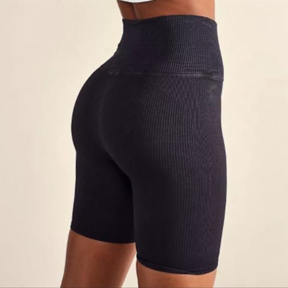 NEW Free People Happiness Runs Long Crop & Biker Short Set - Picture 9 of 10